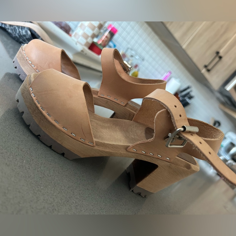 MIA Swedish heel clog
